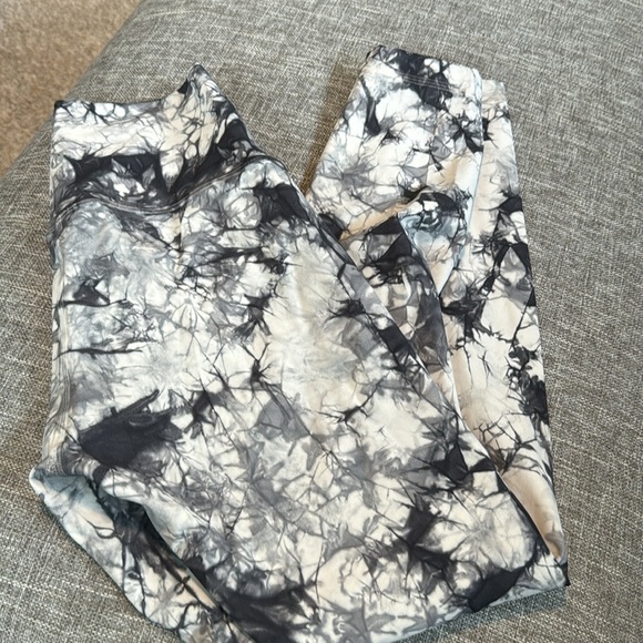 Lululemon Wunder Under HR Tight 28” size 4 - Picture 10 of 11